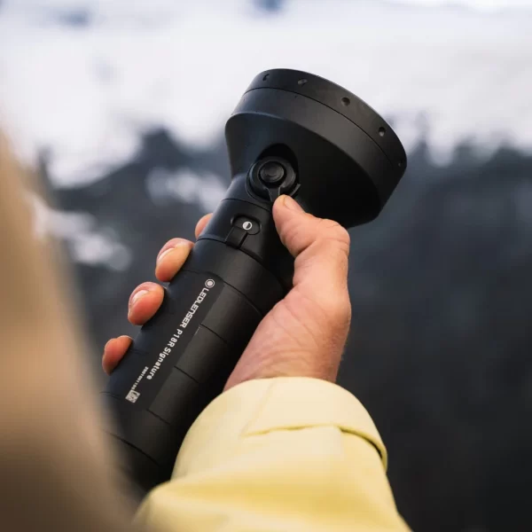 LedLenser P18R Signature Torch - Image 2