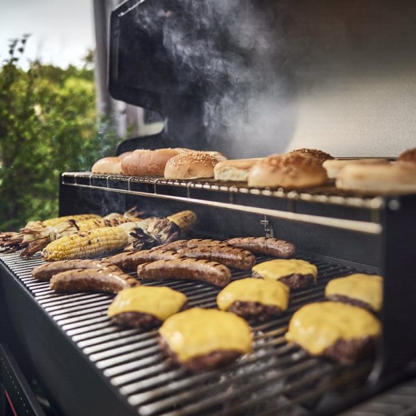 WEBER® SEARWOOD® XL 600 PELLET BARBECUE - Image 2