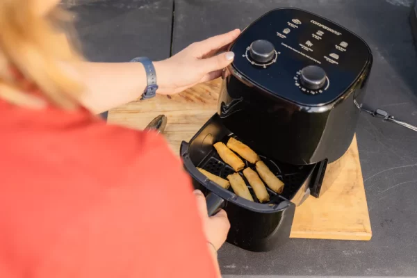 Oztrail Roam 4L 12V Air Fryer - Image 4