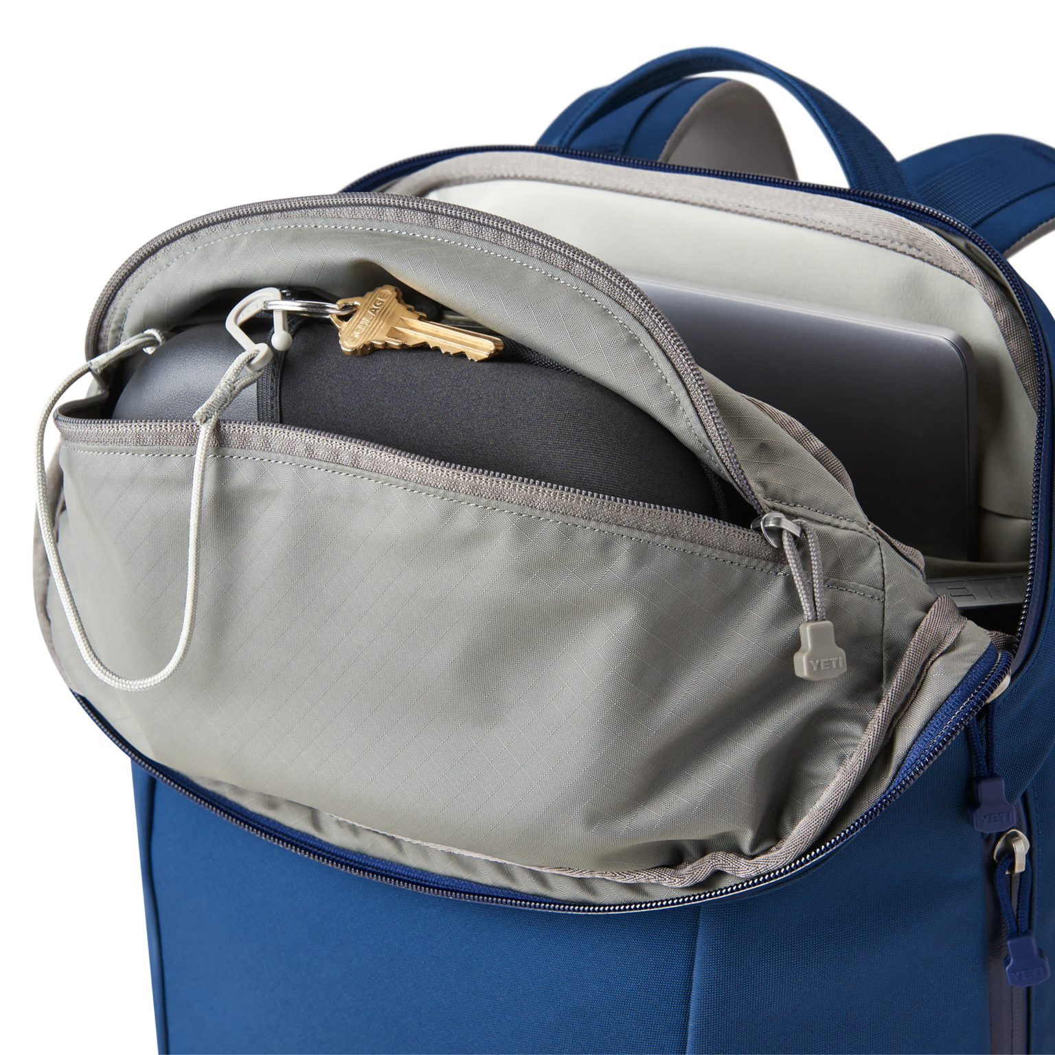 YETI CROSSROADS 22L BACKPACK - Image 4